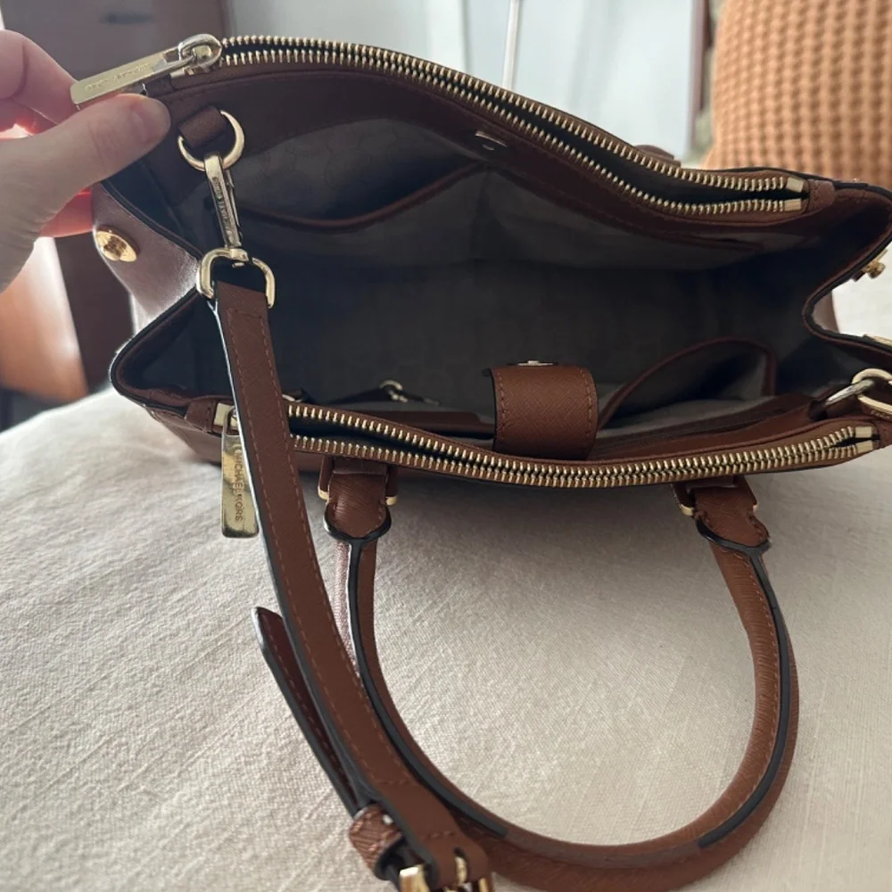 Michael Kors small Sutton Brown Saffiano Leather satchel - Picture 3 of 7